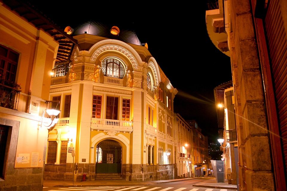 preuniversitarios quito centro